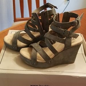 BKE Gray Wedge Sandals